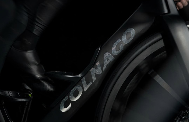 Colnago se tourne vers le côté obscur : nouvelles Y1Rs et V5Rs inspirées par Pogacar