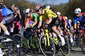 Meeus wins Le Samyn on a bitter day for Visma: a flat tire takes Van Aert out of contention