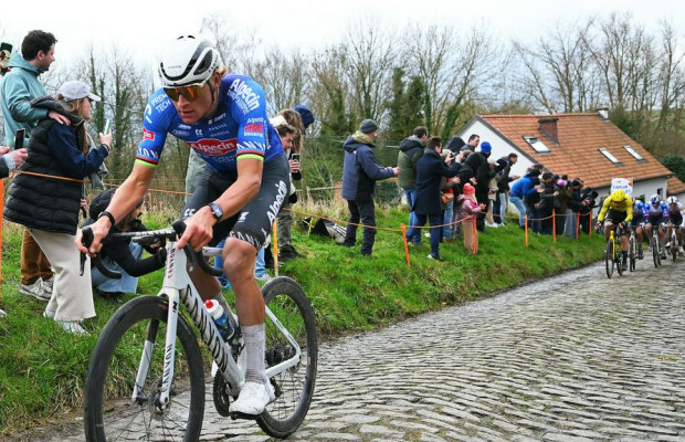 Pourquoi Van der Poel ne courra-t-il pas la Strade Bianche ? Son directeur l'explique