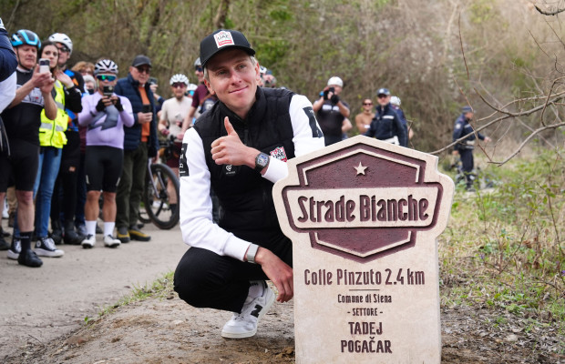 Pogacar pone su nombre en un sector de la Strade Bianche
