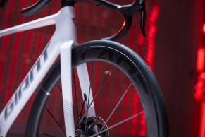 Giant expresses the aerolight concept in its new Propel: the lightest aero bike in its history