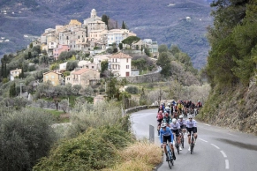 La neige modifie la 7e étape : horaires et où suivre le Paris-Nice 2026