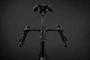 The new Merida Reacto V breaks the 200-watt barrier to reach 45 km/h: more aerodynamic, lighter, and designed to fly