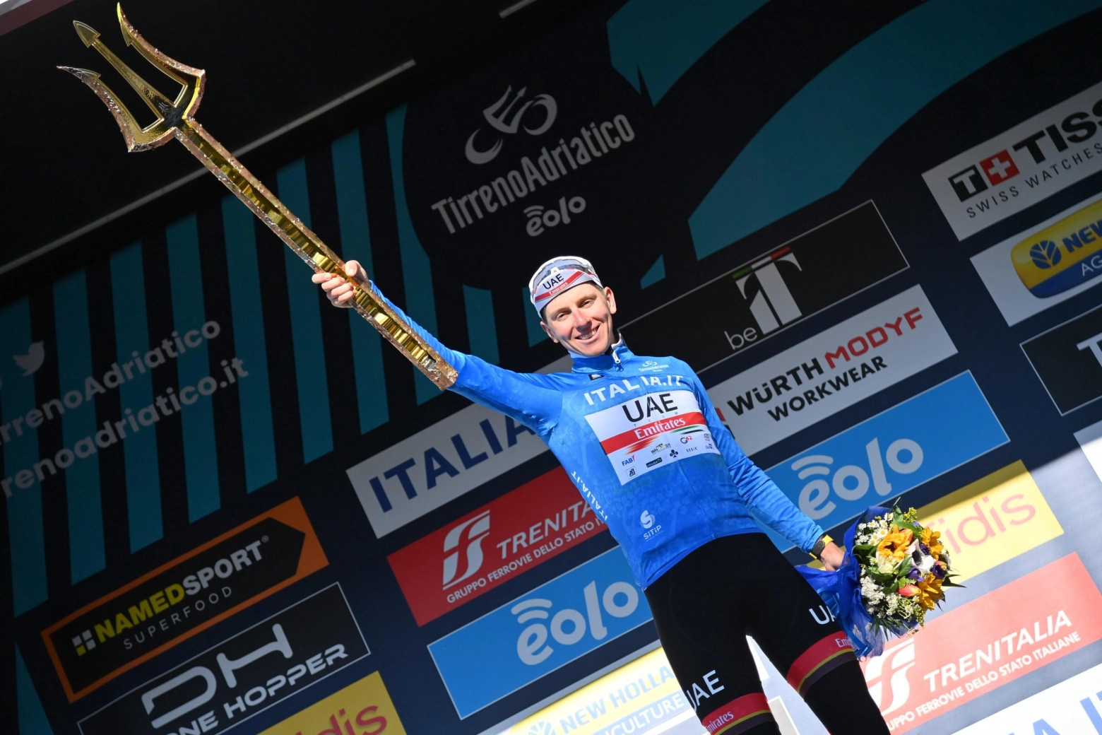 Del Toro, Van der Poel, Roglic o Van Aert entran en acción: a qué hora salen y dónde ver la crono de la Tirreno-Adriático 2026
