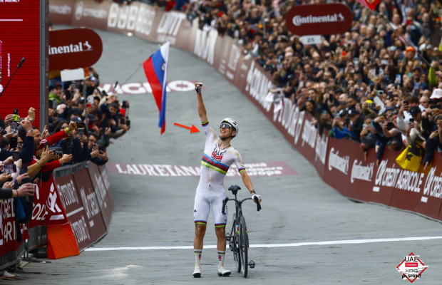 What sensor was Pogacar wearing under his armpit in the Strade Bianche?