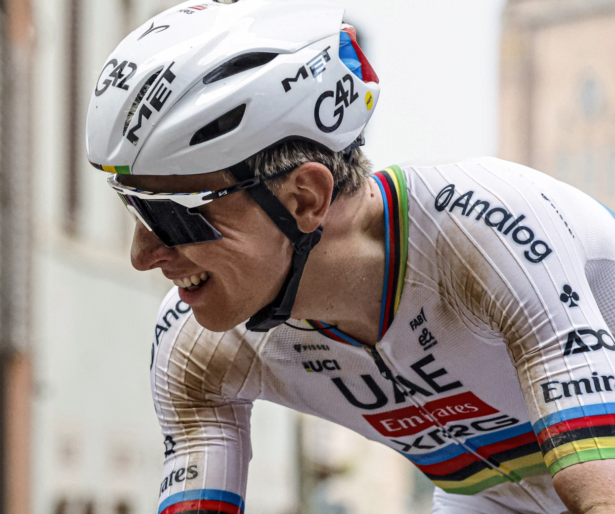 Scicon presenta las nuevas gafas de Pogacar: así son las Aeroshade 2.0 Titanium