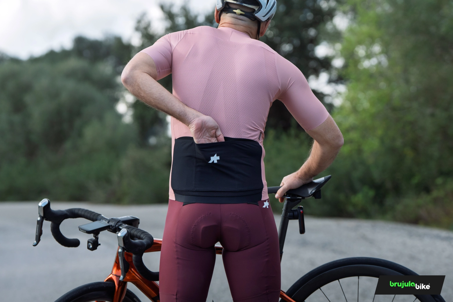 The Swiss formula for devouring kilometers this summer: we tested the Assos MILLE GT S11 jersey and shorts