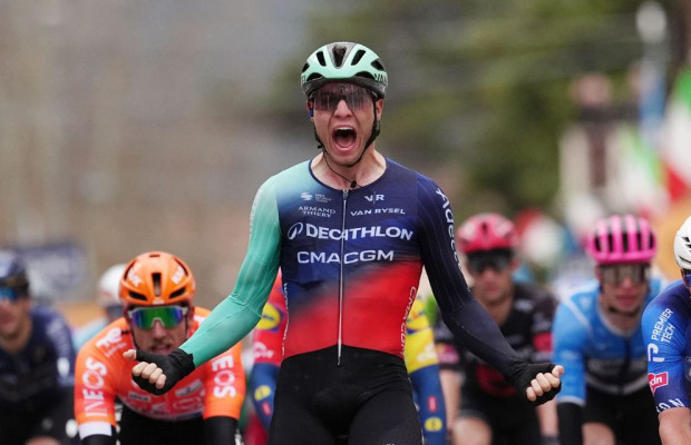 Tobias Lund Andresen se impõe no sprint na etapa 3 da Tirreno-Adriático