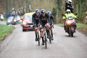 The Paris-Nice explodes: Vingegaard shines in an epic stage where Juan Ayuso abandons due to a crash