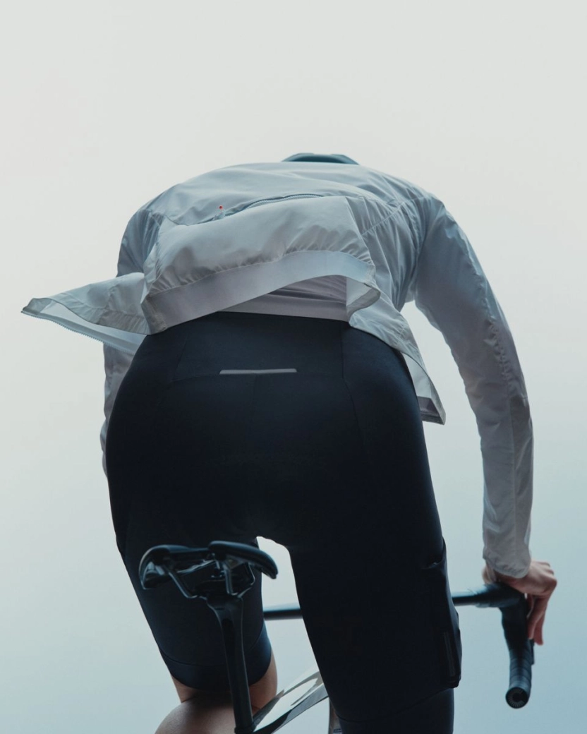 POC renueva su equipación de carretera para 2026 e incluye una gama de bolsas translúcidas para bikepacking