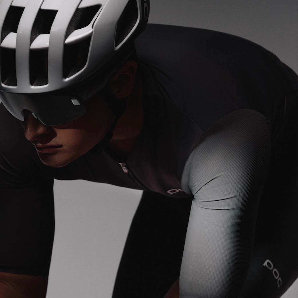 POC renueva su equipación de carretera para 2026 e incluye una gama de bolsas translúcidas para bikepacking