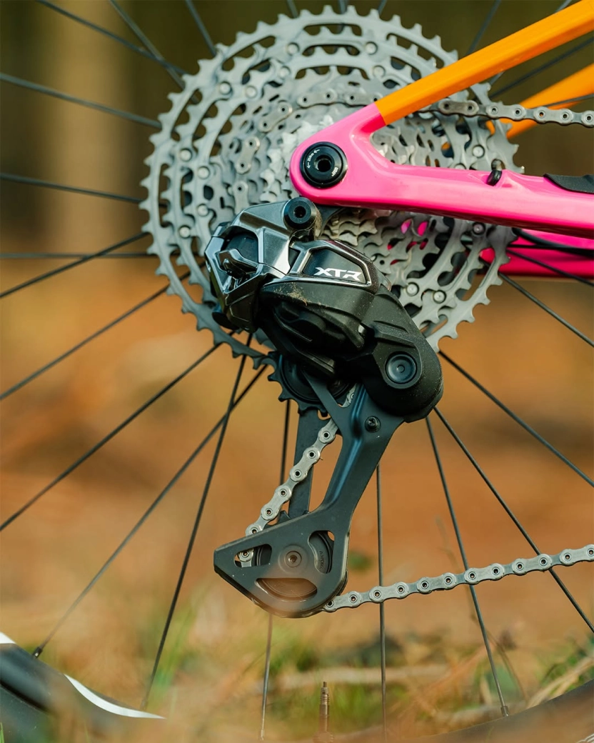 L'Orbea Oiz d'Ibon Zugasti pour la Cape Epic : rose métallique et poignée pour se démarquer en Afrique du Sud