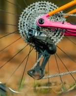 The Orbea Oiz of Ibon Zugasti for the Cape Epic: metallic pink and handle to stand out in South Africa
