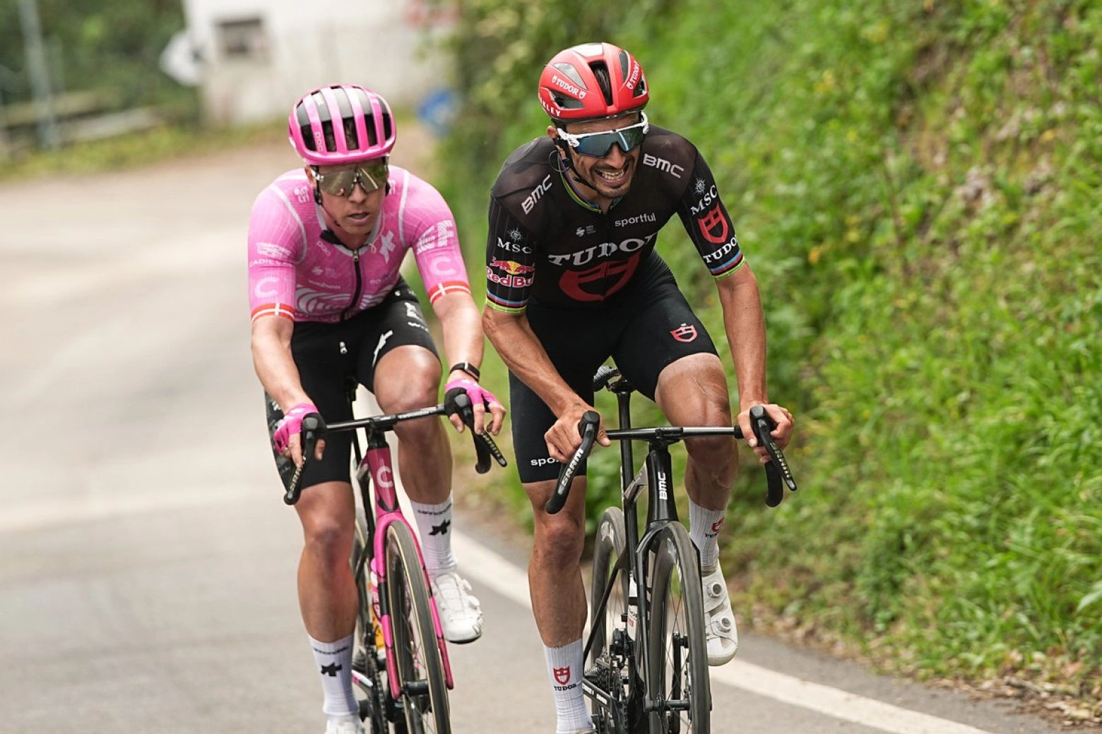 Michael Valgren sorprende desde la fuga y gana la etapa 5 de la Tirreno-Adriático, Del toro recupera el liderato