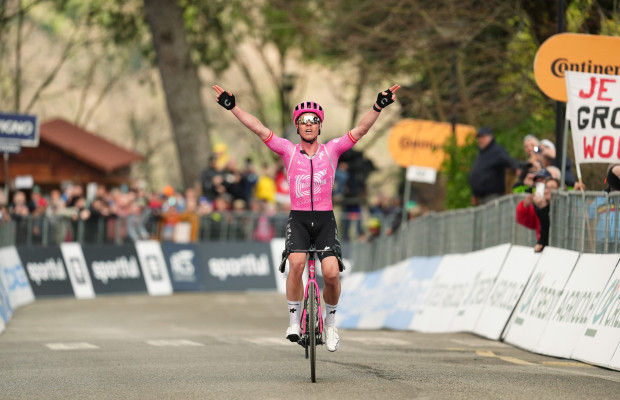 Michael Valgren surpreende desde a fuga e vence a etapa 5 da Tirreno-Adriático, Del Toro recupera a liderança