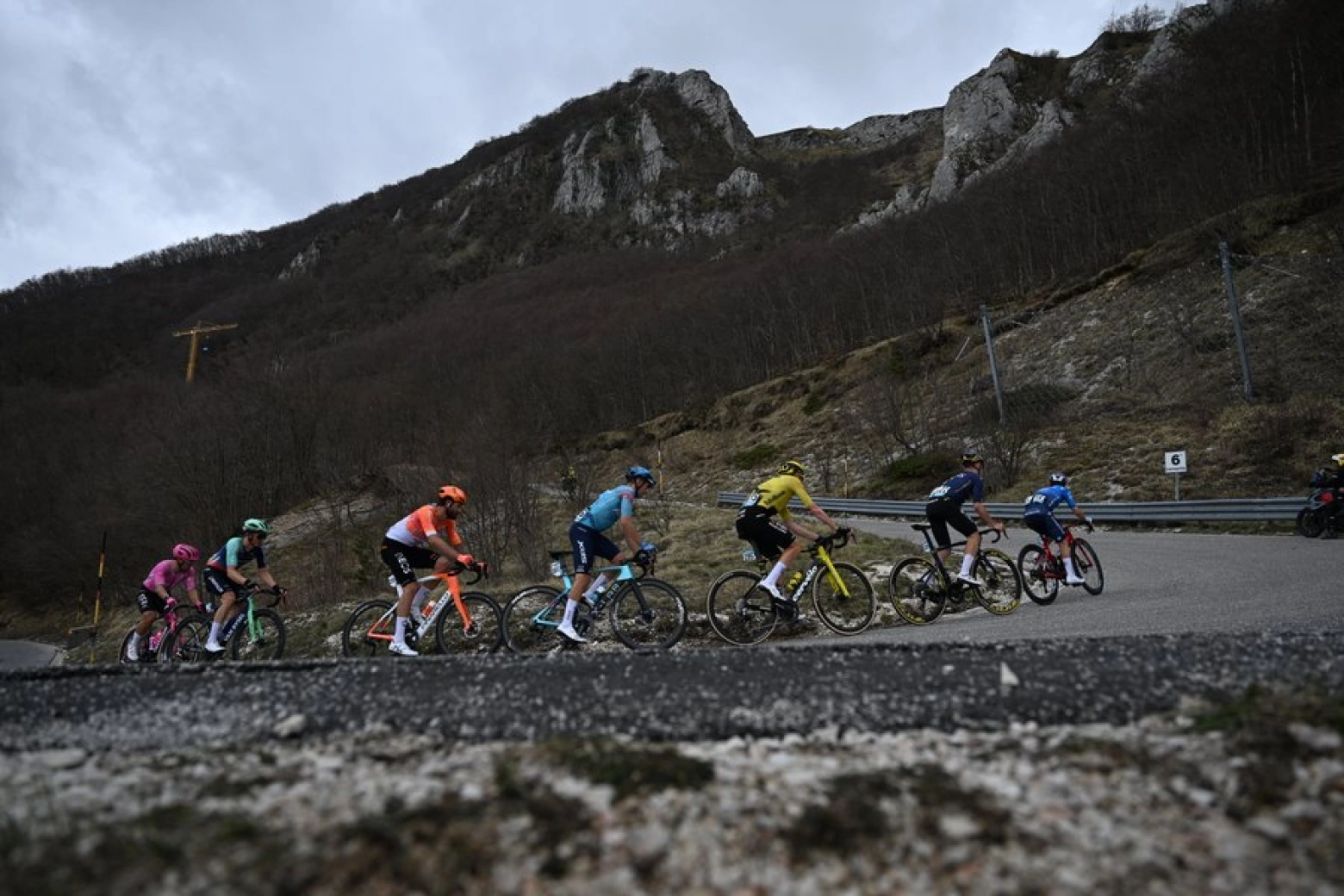 Del Toro remata a Jorgenson y Pellizzari en el final más duro y deja sentenciada la Tirreno-Adriático