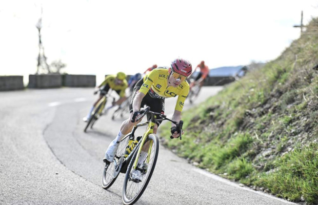 Jonas Vingegaard est couronné champion de Paris-Nice 2026 lors d'une dernière étape remportée par Lenny Martinez