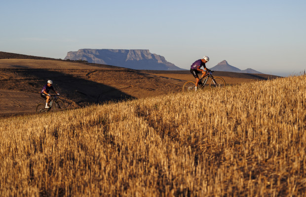 El calor extremo obliga a cambiar los horarios de la Cape Epic