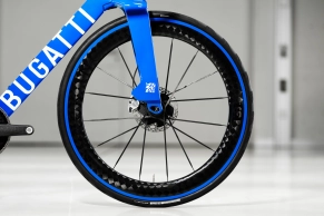 Bugatti enters cycling with a radical and illegal bike for the UCI