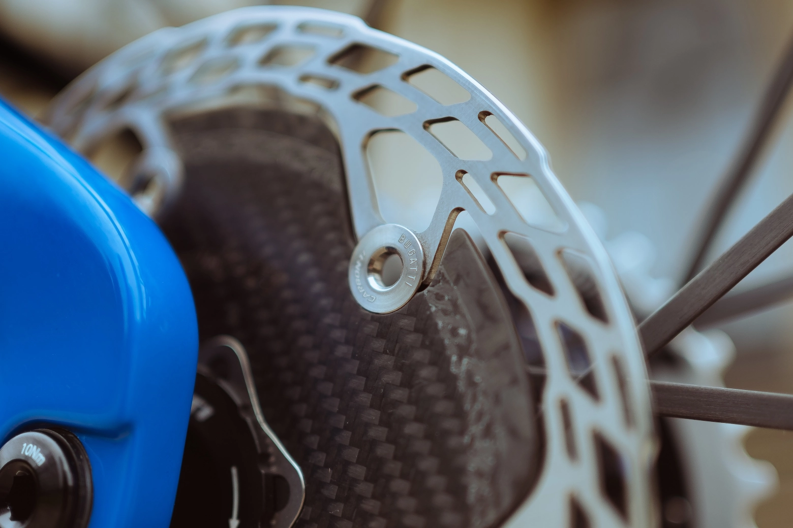 Bugatti llega al ciclismo con una bici radical e ilegal para la UCI