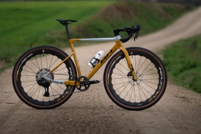 Fulcrum bets on high-speed gravel with the new Sharq GR and Soniq GR