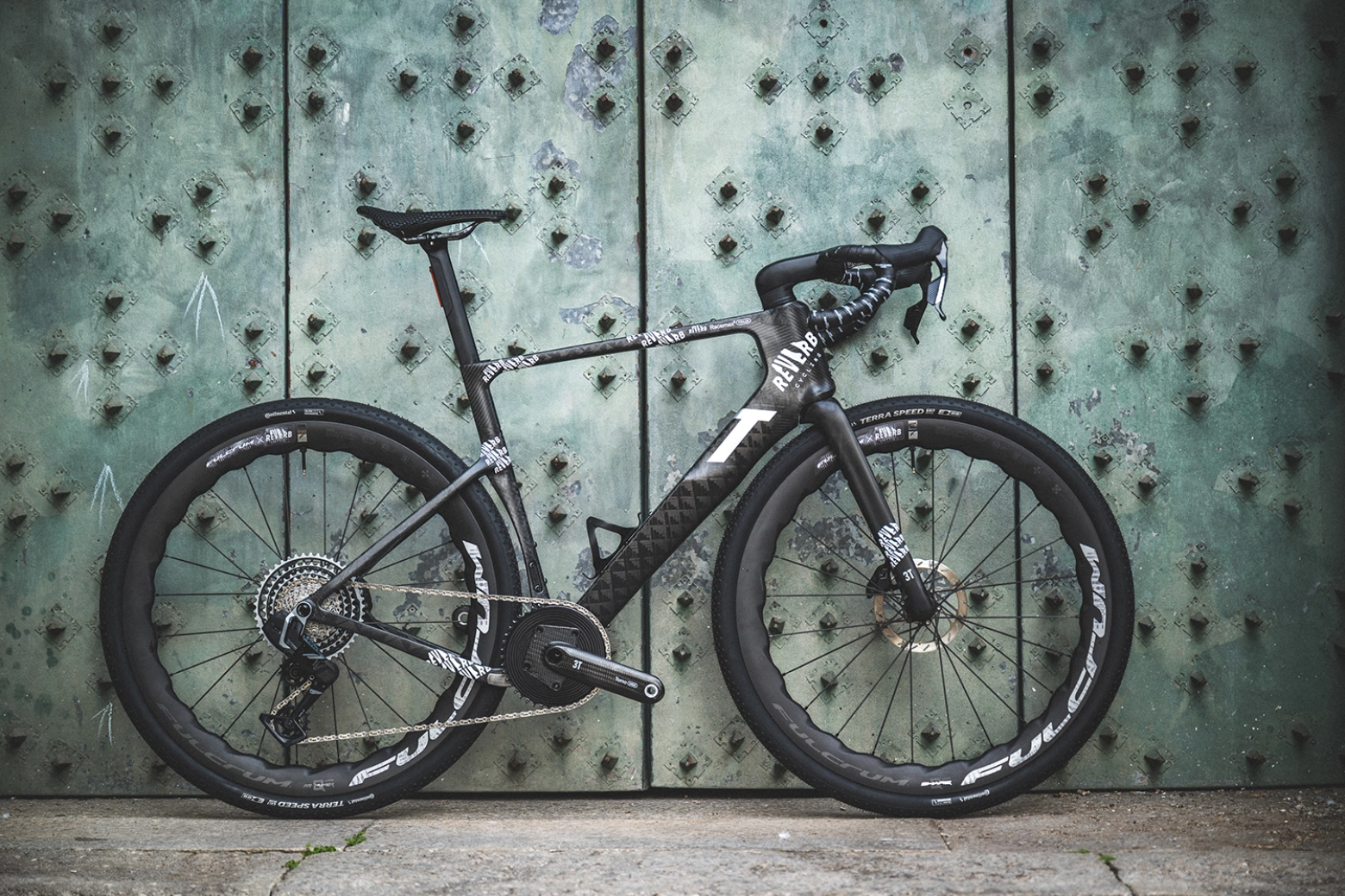 Fulcrum bets on high-speed gravel with the new Sharq GR and Soniq GR