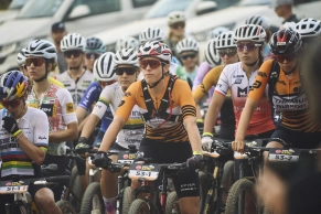 Contrôle, patience et attaque finale : la formule parfaite de Lill et Keller pour gagner leur quatrième étape au Cape Epic 2026