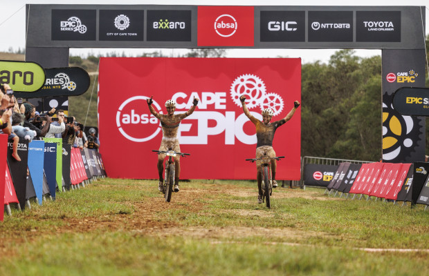 Las MTB de 32” hacen historia en la Cape Epic: Pritzen y Stehli ganan la etapa 3 y cambian la general