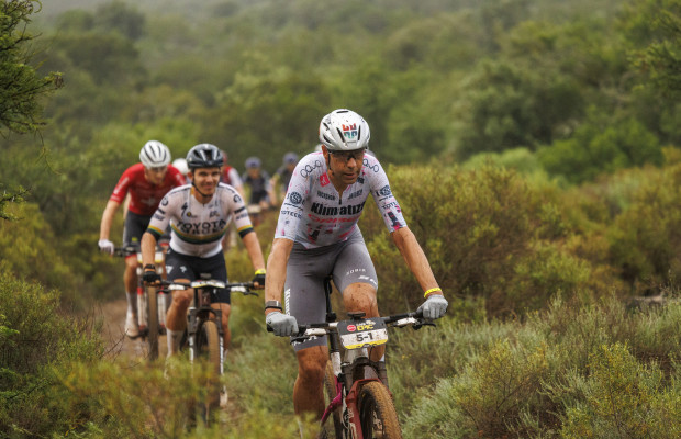 Braidot et Avondetto remportent l'étape reine de la Cape Epic 2026, tandis que Valero et Marc Stuzman remontent sur le podium au classement général