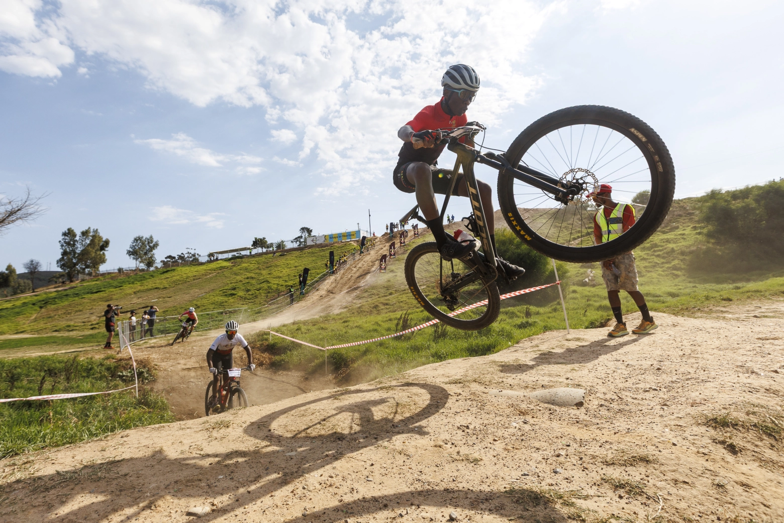 Cuánto dinero se gana en la Cape Epic: así se reparte el botín de 160.000€ en el Tour de Francia del MTB