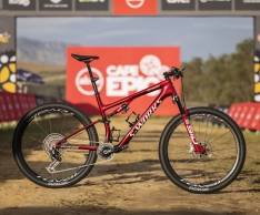 ¿Es normal que las ruedas tubeless pierdan aire durante la noche?