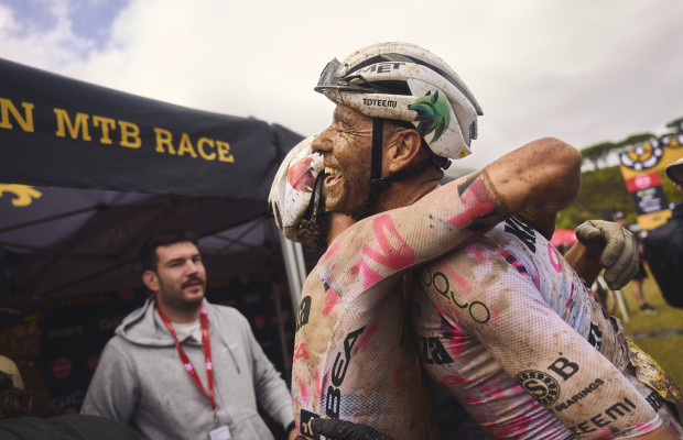 Assim Valero atacou na etapa rainha da Cape Epic: resumo completo em vídeo