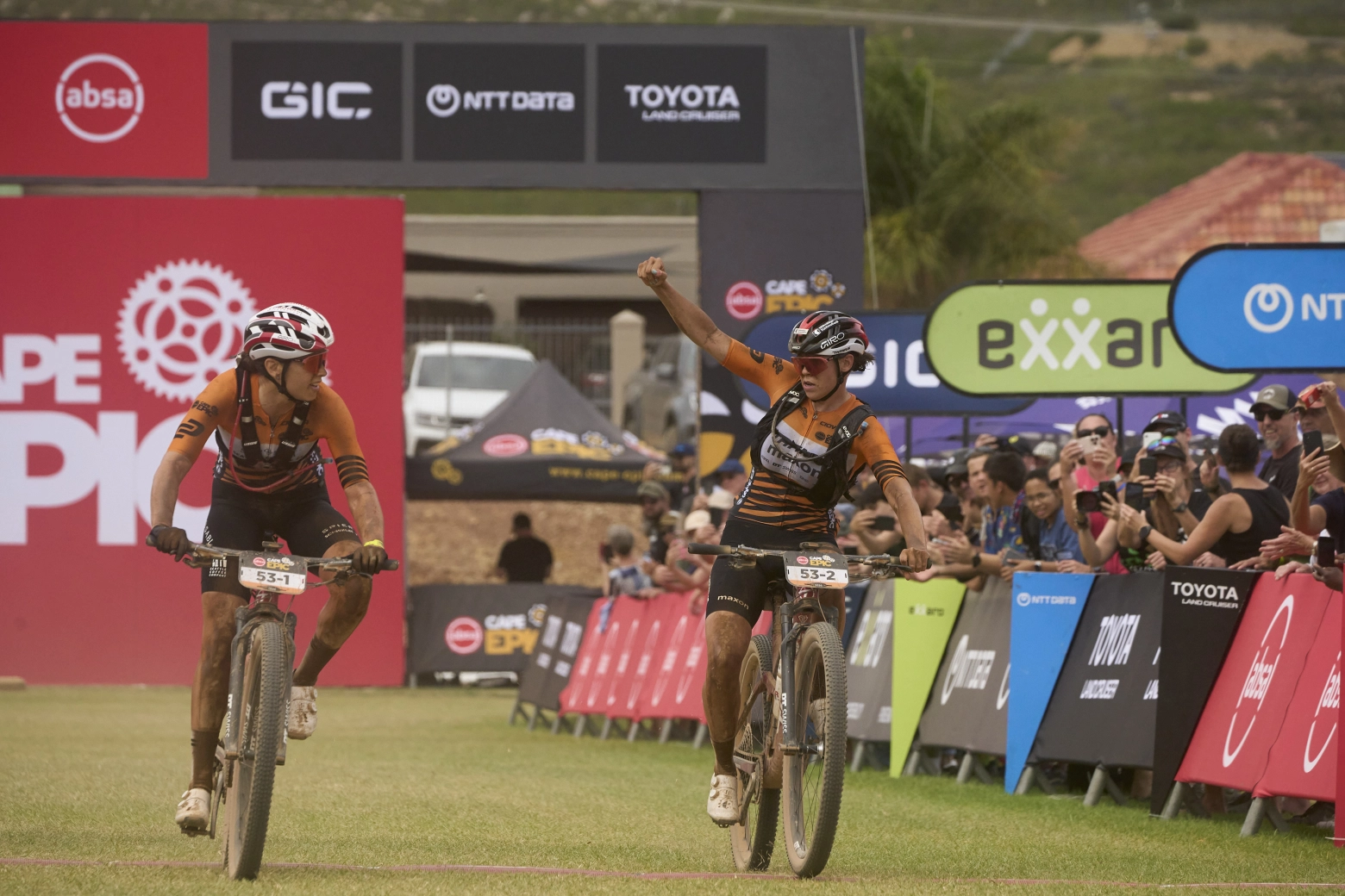 Candice Lill y Alessandra Keller arrasan en la Cape Epic 2026