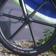 The Lefty Ocho fork is compatible with 32"