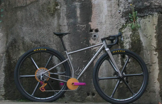 Les 32'' atterrissent sur le gravel : voici la nouvelle Chiru Veldt