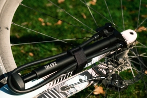 Zéfal Adventure, the mini pump that aims to replace a floor pump on the go