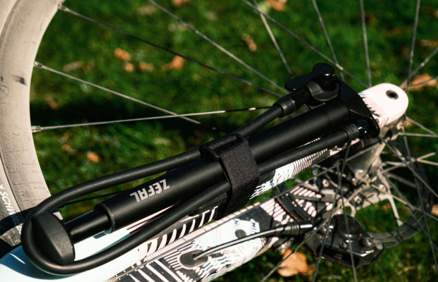 Zéfal Adventure, the mini pump that aims to replace a floor pump on the go