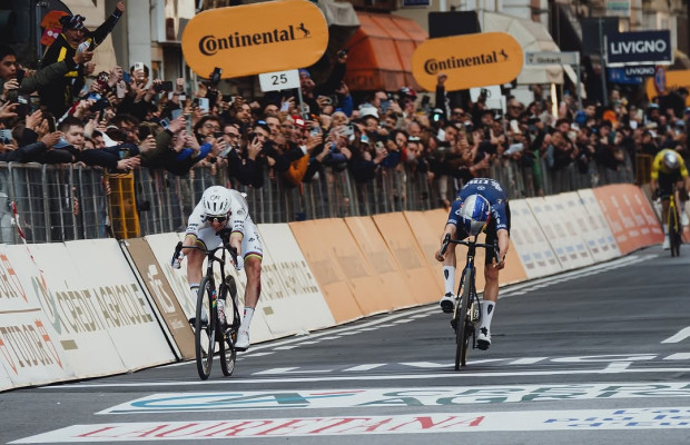 Record dans la Cipressa, attaque assise à 800W et sprint à 1.250W : ainsi Pogacar a conquis San Remo