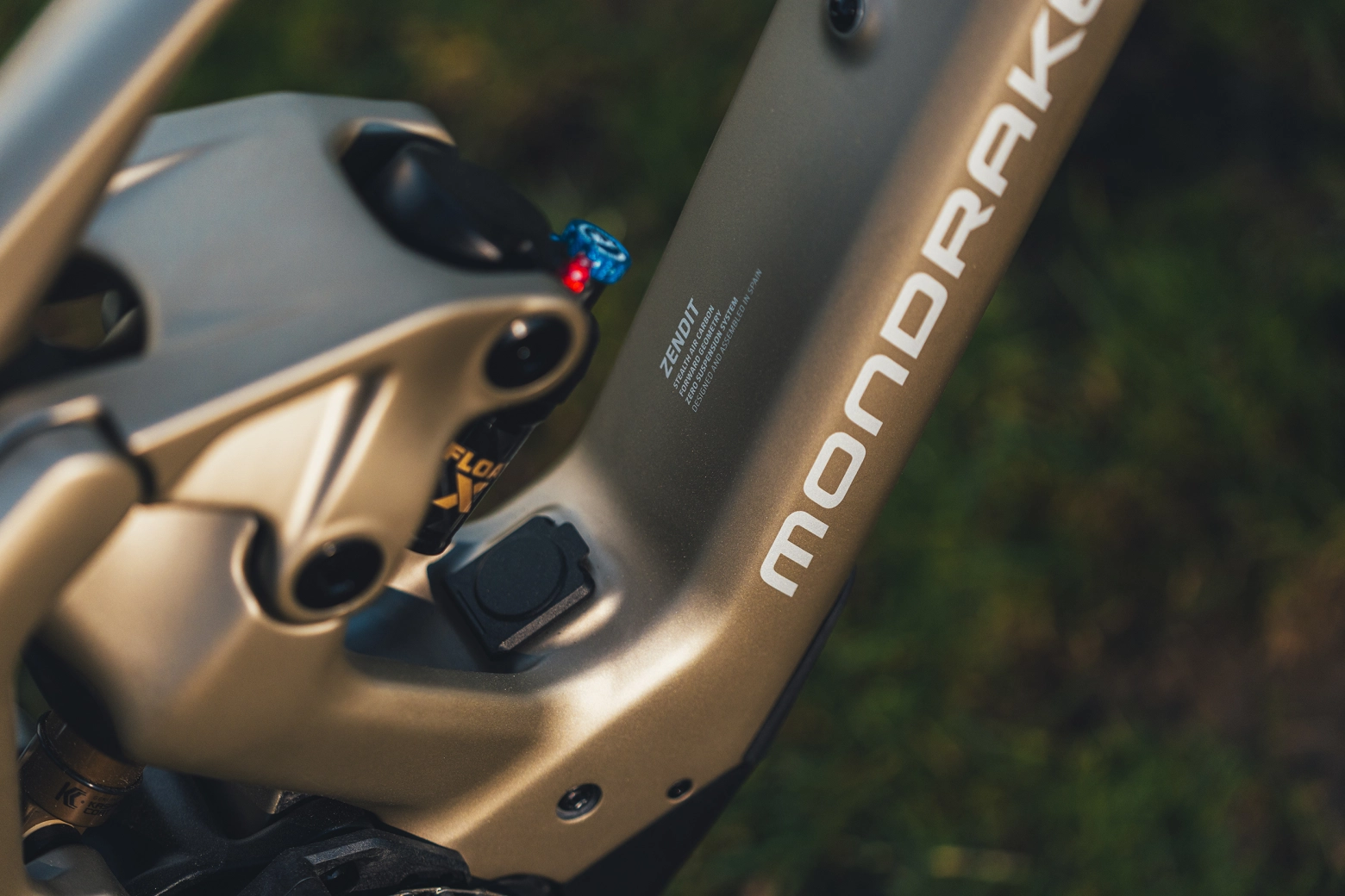 Primera Mondraker con AVINOX y la más avanzada jamás creada, así es la nueva ZENDIT