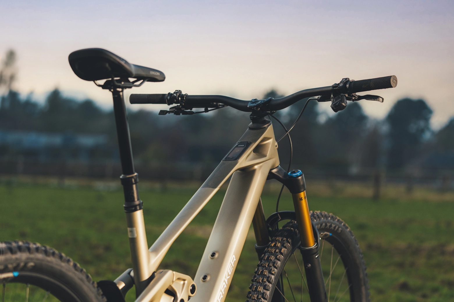 Primera Mondraker con AVINOX y la más avanzada jamás creada, así es la nueva ZENDIT