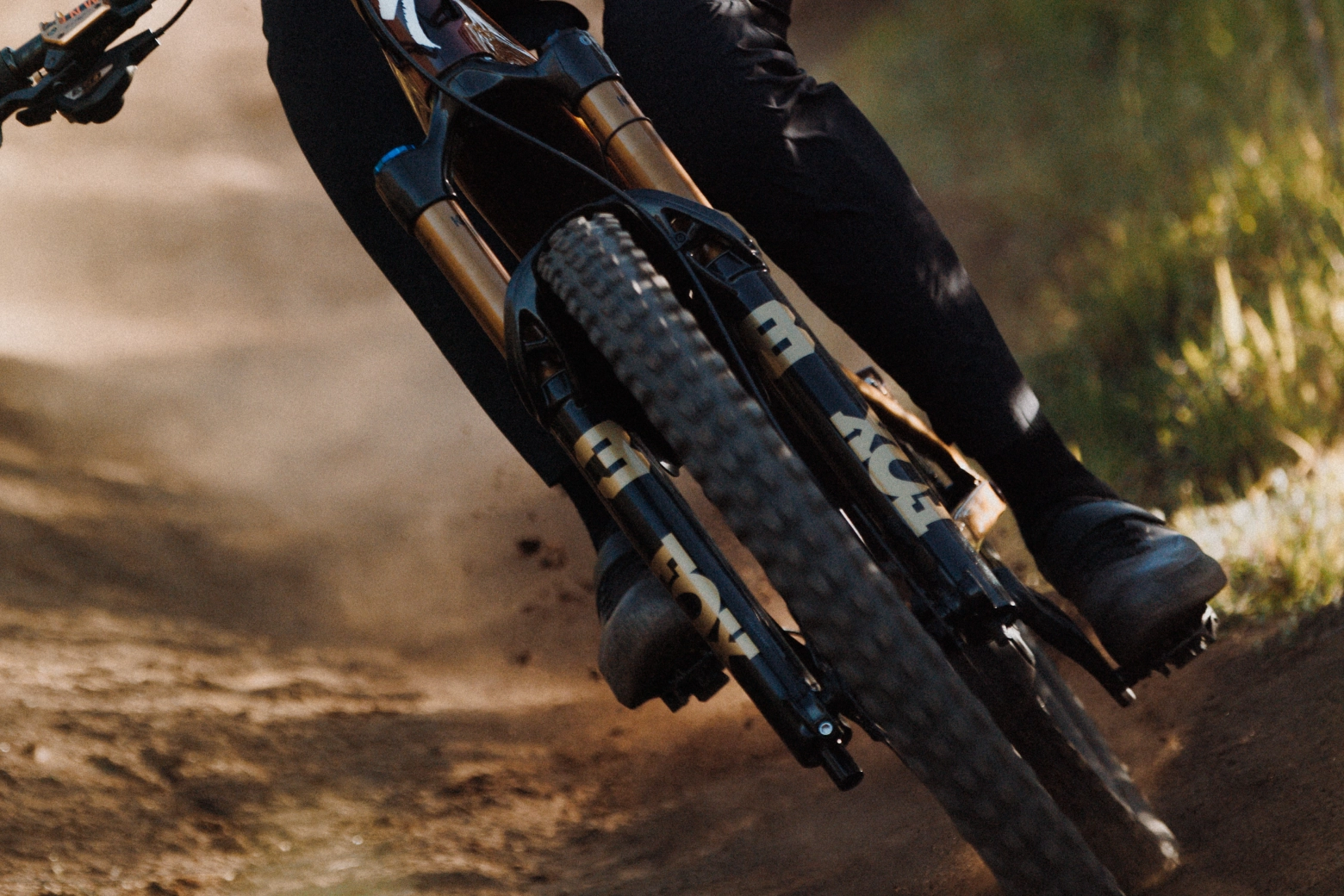 Nueva Fox 38, la referencia en Enduro ahora es más suave, eficiente y consistente