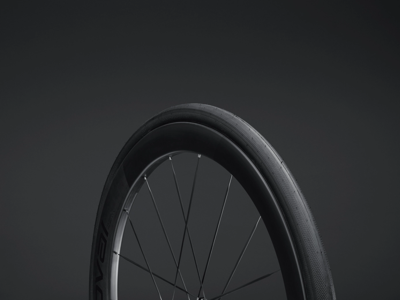 Roval lanza sus ruedas de gravel más rápidas y ligeras con diseño específico desde cero: así son las nuevas Terra Aero CLX y Terra CLX III