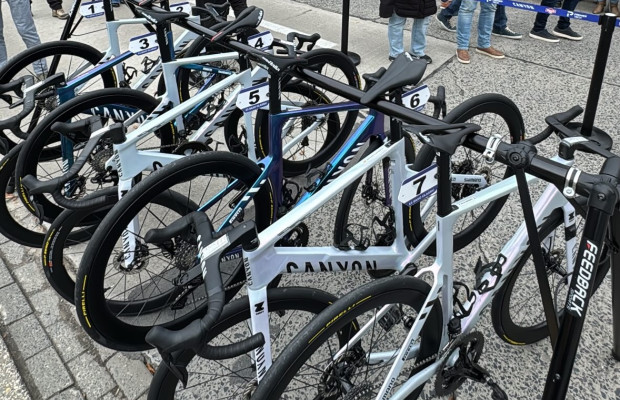 Van der Poel surprend avec un Canyon Endurace radical et complètement nouveau