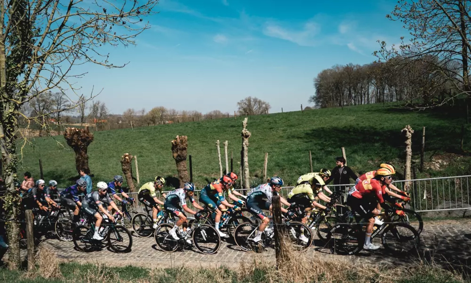 A través de Flandes 2026: el último examen antes del Tour de Flandes arranca con Van Aert como referencia