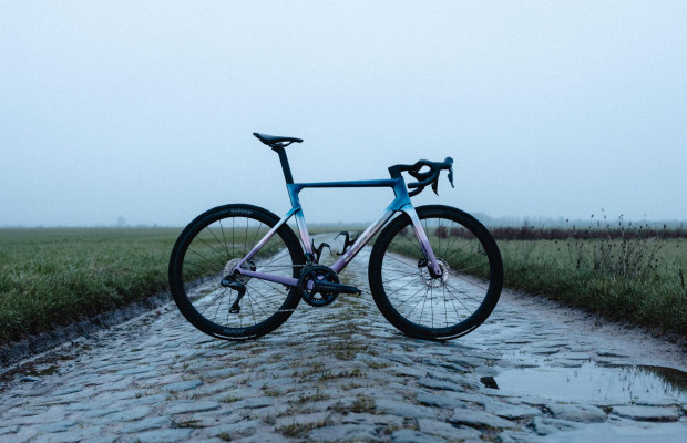 LOOK convierte el cielo de Roubaix en una 795 Blade RS muy especial