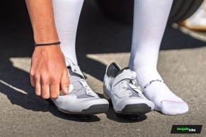 "Este sistema convierte tu pie en un pedal": probamos las zapatillas Q36.5 Unique Pro 4.0 con los pedales SRM