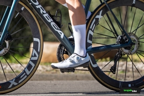 "Este sistema convierte tu pie en un pedal": probamos las zapatillas Q36.5 Unique Pro 4.0 con los pedales SRM