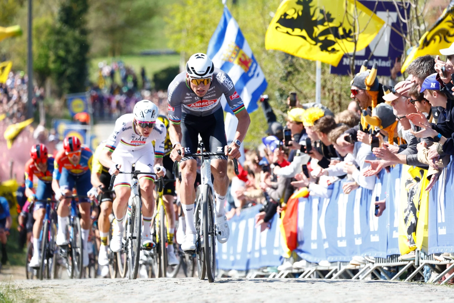 Pogacar, Van der Poel y Evenepoel elevan el Tour de Flandes 2026 a un duelo generacional: fechas y dónde ver