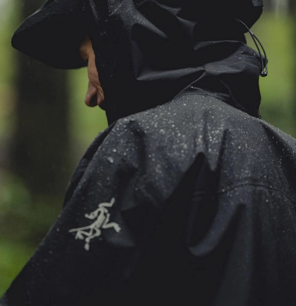 Arc'teryx chega ao MTB com roupas projetadas para os terrenos mais exigentes