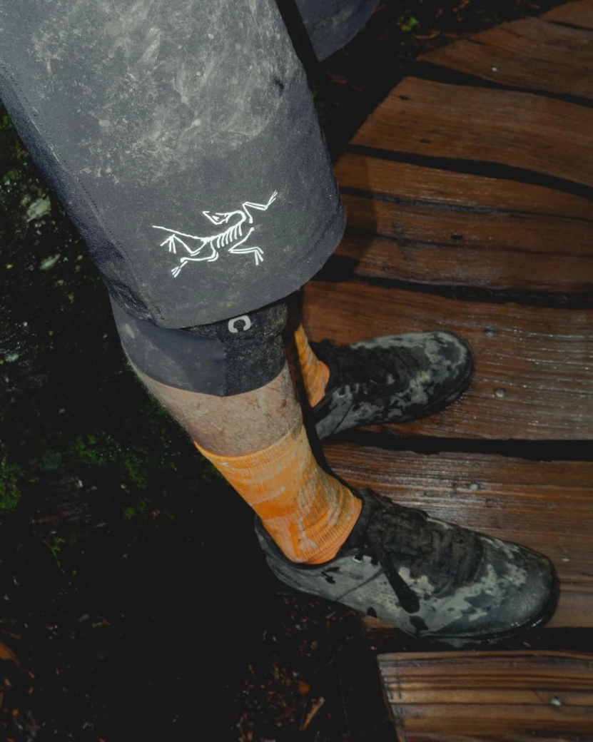 Arc'teryx chega ao MTB com roupas projetadas para os terrenos mais exigentes